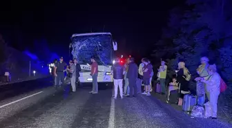 Eskişehir'de Otobüs-Traktör Kaza: 6 Yaralı