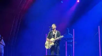 Emir Can İğrek, YBY Woods konserinde sahne aldı