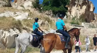 Jandarma At ve Köpek Eğitim Merkezi'nden Afyonkarahisar'a 3 asayiş atı göreve başladı