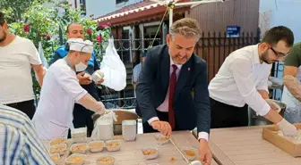 Gölpazarı Belediye Başkanı Muharrem ayında vatandaşlara aşure ikram etti