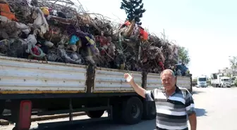 Deprem bölgesinde çıkarılan demirler yeniden ekonomiye kazandırılıyor