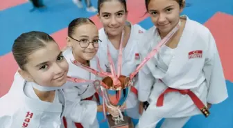 Bilecik Kız Takımı Uluslararası Marmara Cup Karate Turnuvası'nda 3. oldu