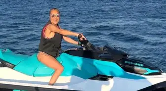 Ünlü Oyuncu Asuman Dabak, Ayayorgi Koyunda Jet-Ski Şovu Yaptı