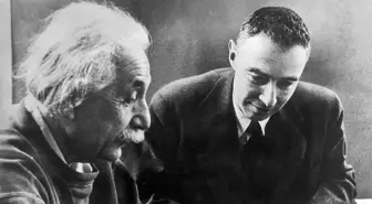 Oppenheimer ve Einstein'ın karmaşık ilişkisi