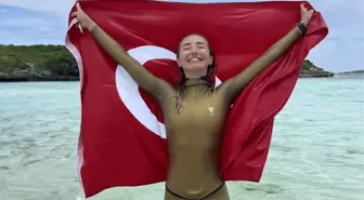 Türkiye, Şahika Ercümen'in rekorunu konuşuyor! Bakan Bak'tan başarılı sporcuya tebrik mesajı