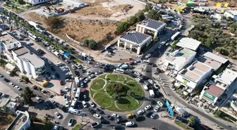 Bodrum'da trafik felç oldu, kilometrelerce araç kuyruğu oluştu