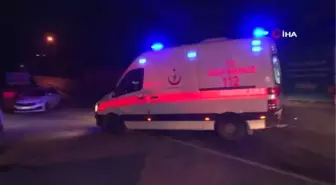 Eyüpsultan'da 2 otomobil kafa kafaya çarpıştı: 3 ağır yaralı