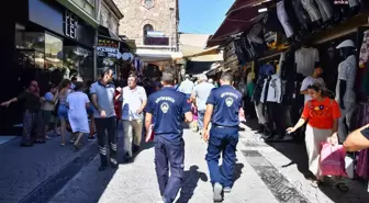 İzmir'de Tarihi Çarşı ve Alsancak'ta Çığırtkan ve Hanutçulara Operasyon