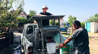 Selçuk Belediyesi Salça Makinesi ile Salça Sıkım İşlerini Kolaylaştırıyor