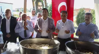 Uşak'ta Muharrem Ayı Dolayısıyla Aşure Dağıtıldı