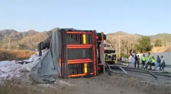 Amasya'da TIR Devrildi: Sürücü Hayatını Kaybetti