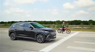 Milli motokrosçu Yiğit Ali Selek, Togg'a karşı yarıştı