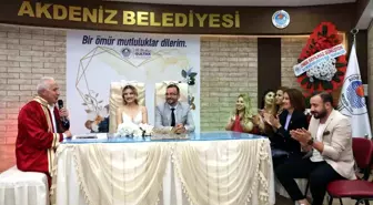 Mersin Akdeniz Belediyesi Evlendirme Memurluğu Ücretsiz Nikah İşlemleri Yapıyor