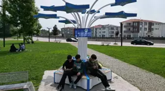 Akyazı'da Vatandaşlar Ücretsiz Şarj ve İnternet İmkanı Bulabilecek