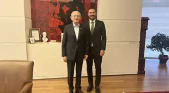 Foça Belediye Başkanı Fatih Gürbüz, CHP Genel Başkanı Kemal Kılıçdaroğlu'nu ziyaret etti