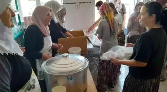 Bilecik'te Köy Kadınlarından Birlik ve Beraberlik Örneği: 2 Bin Kişilik Aşure Dağıtıldı