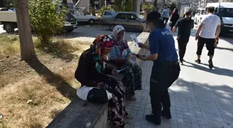 Boyabat'ta Polis Ekipleri Vatandaşları Bilgilendirdi