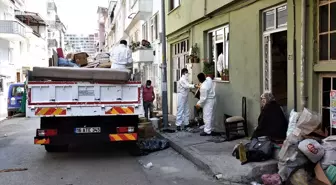 Bursa'da Kötü Kokulu Ev Mahkeme Kararıyla Temizlendi