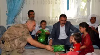 Şehit Güvenlik Korucusunun Ailesini Ziyaret Eden Kaymakam Ateş, Çocuklarına Sahip Çıktıklarını Belirtti