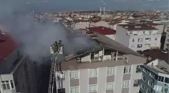 Küçükçekmece'de Akli Dengesi Yerinde Olmayan Kişi Evini Ateşe Verdi