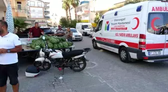 Antalya'da motosiklet ile otomobil çarpıştı, sürücü yaralandı