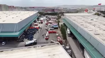 Migros'a ait yanan depo böyle görüntülendi