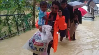Bangladeş'teki Rohingyalı mültecilere sel felaketi
