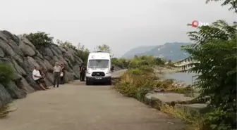 Rize'de serinlemek için denize giren vatandaş hayatını kaybetti