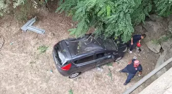 Samsun'da Köprüden Dereye Düşen Otomobilde 4 Kişi Yaralandı