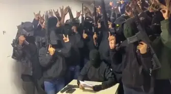 Başkan adayını öldürüp kutlama yaptılar! Peki kimdir bu Los Lobos çetesi, neden o işareti yapıyorlar?