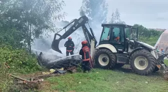 Sakarya'da samanlık yangında kullanılamaz hale geldi