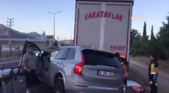 Şarkıcı Tan Taşçı ve menajeri trafik kazasında yaralandı