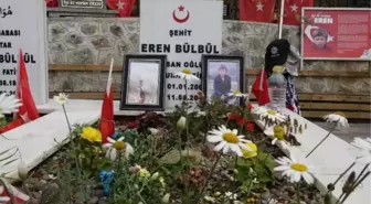 Şehit Eren Bülbül'ün annesi: Evladımın şehadet şerbetini içtiği yerden her gün geçiyorum