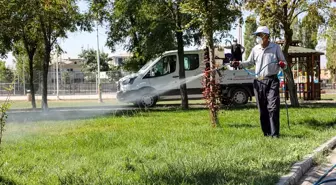 Van Büyükşehir Belediyesi Sinek ve Haşerelere Karşı İlaçlama Çalışmalarını Sürdürüyor