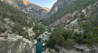 Ermenek Çayı üzerindeki Yerköprü Şelalesi doğaseverleri büyülüyor