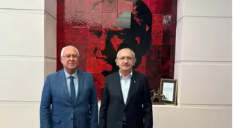 Karabağlar Belediye Başkanı Muhittin Selvitopu, CHP Genel Başkanı Kemal Kılıçdaroğlu'nu ziyaret etti