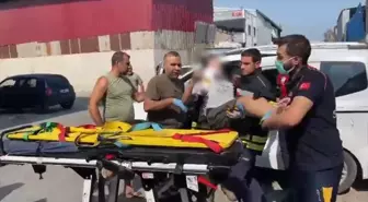 Tarsus'ta Otomobil ile Hafif Ticari Araç Çarpıştı: 2 Çocuk Yaralandı