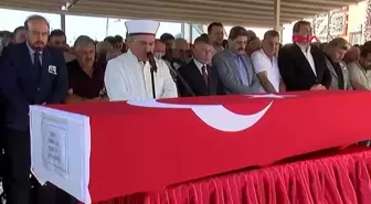 Şehit uzman çavuşun cenazesi, memleketi Sivas'ta toprağa verildi (2)