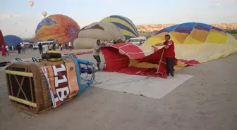 Kapadokya Balon ve Kültür Yolu Festivali'nde Figürlü Balonlar Gösteri Uçuşu Gerçekleştirildi