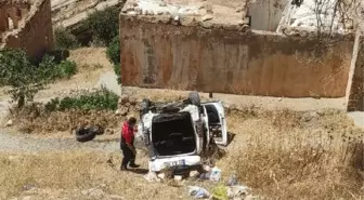 Mardin'de Piknik Yapanları Taşıyan Araç Şarampole Devrildi: 10 Yaralı