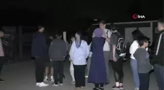 Yüzlerce kişi meteor yağmurunu izlemek için toplandı