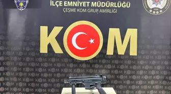 Çeşme'de işletmeye alınmayan kişilerin kavgasında taksici yaralandı