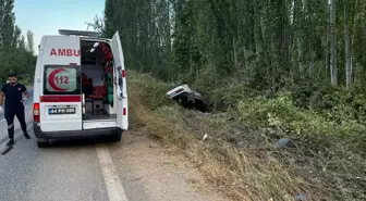 Malatya'da Otomobil Şarampole Devrildi: 2 Yaralı