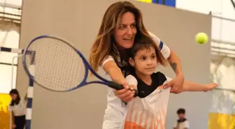 Seferihisar Belediyesi Ücretsiz Yaz Spor Okulu Kursları İlgi Görüyor