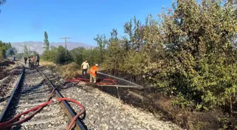 Erzincan'da Kuru Ot Yangını Söndürüldü