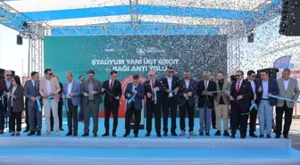 Sivas'ta Stadyum Yanı Üst Geçit ve Bağlantı Yolu Hizmete Açıldı