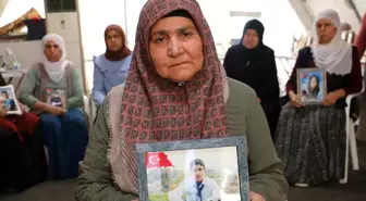 Diyarbakır'da Ailelerin Evlat Nöbeti Sıcak Havaya Rağmen Devam Ediyor