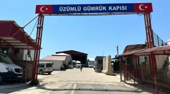 Hakkari'deki sınır kapılarında yaşanan yoğunluk tepkilere neden oldu