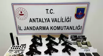 Manavgat'ta Baba-Oğul Silah Ticareti Yapan Şüpheliler Yakalandı