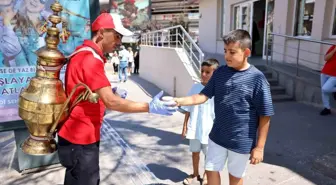 Nevşehir Belediyesi Vatandaşlara Soğuk Limonata İkramında Bulundu